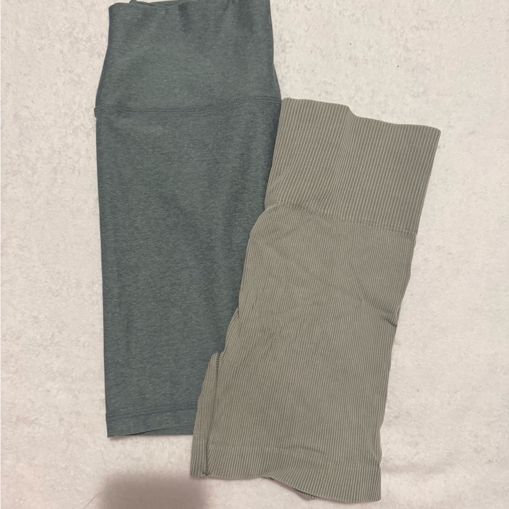 Two-Piece gym shorts green and blue